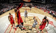 开云体育官方网站-雷霆速胜掘金，布克成为关键先生，一场战术与意志的胜利