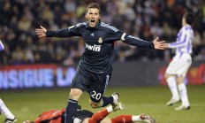 开云体育中国-福登闪耀焦点战，爱尔兰军团踏平那不勒斯—双线战场上的证明与征服