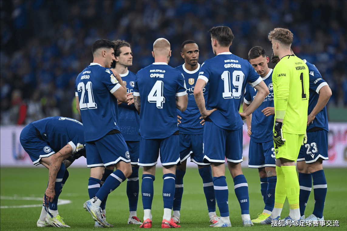 法国主场击败芬兰，领跑小组积分的简单介绍