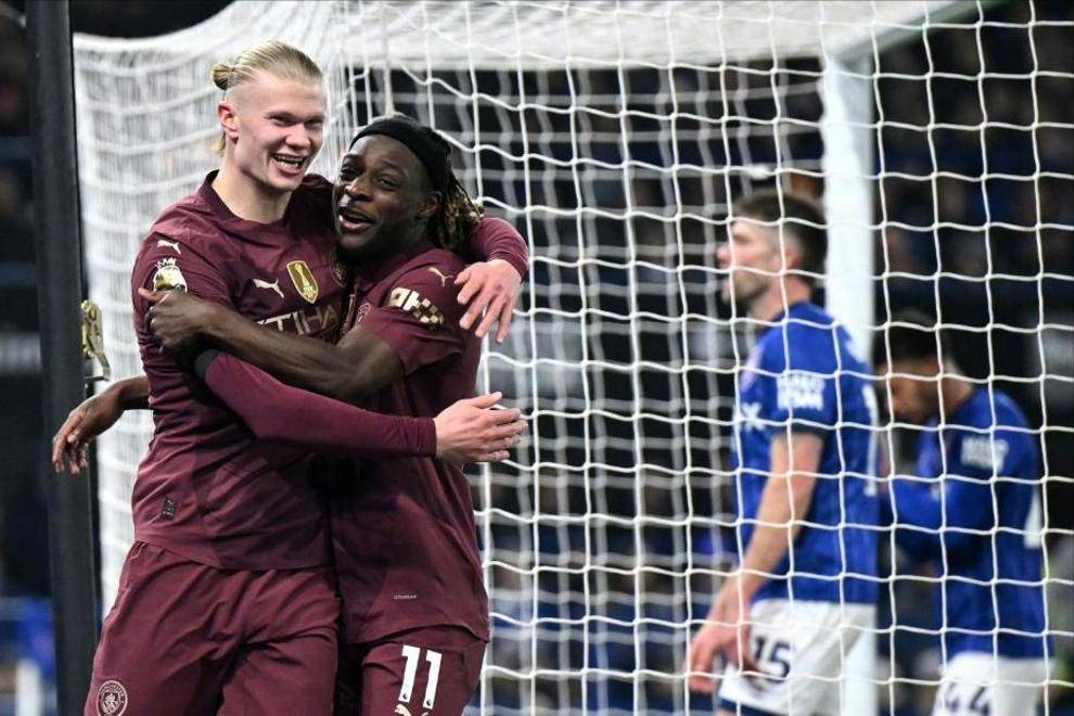 曼联客场大捷,争冠形势雄赳赳的简单介绍 曼联客场大捷,争冠形势雄赳赳的简单介绍