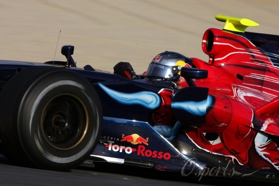 包含红牛二队力克法拉利，拉塞尔扛起全队的词条