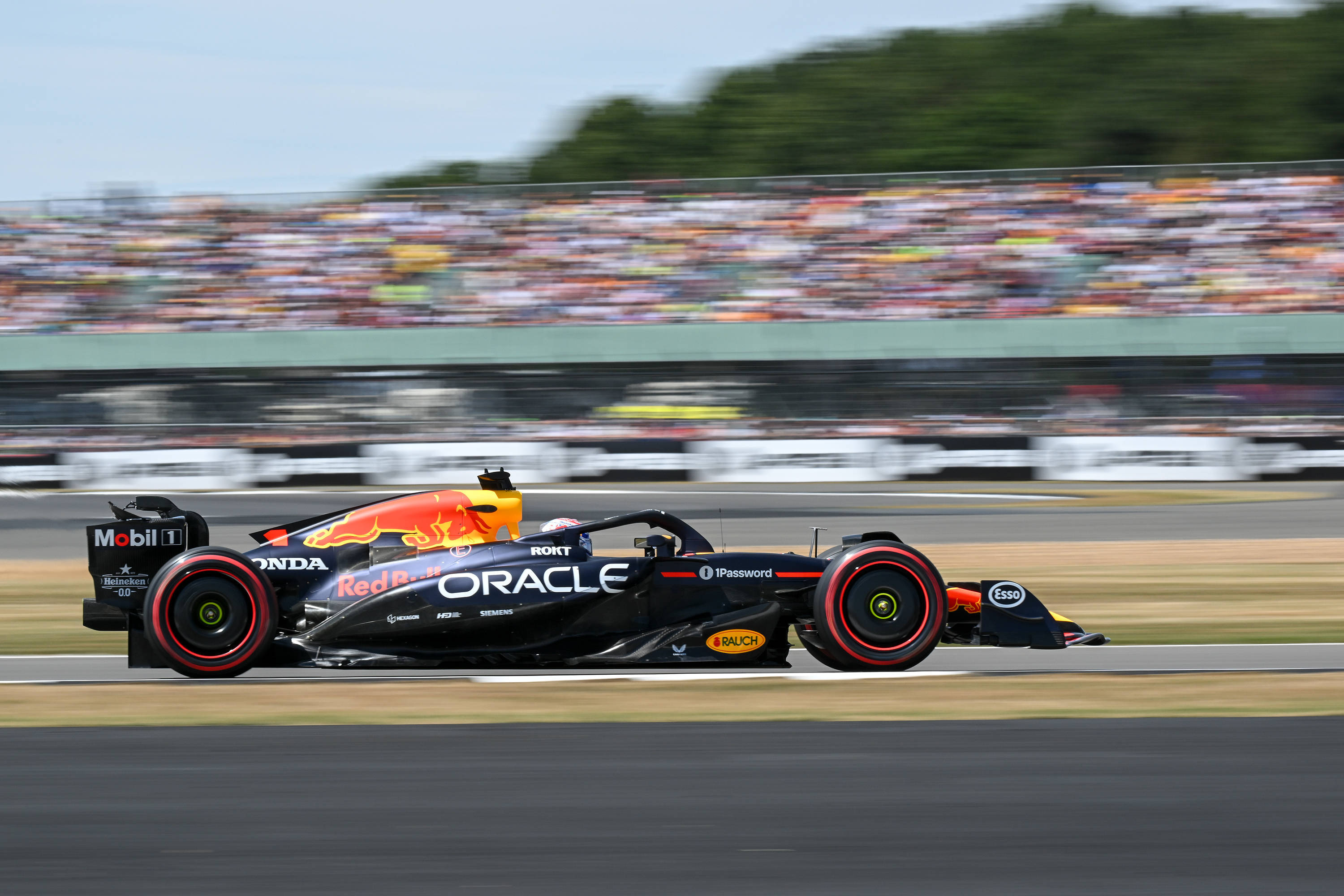 哈斯车队鏖战法拉利,汉密尔顿关键制胜的简单介绍 哈斯车队鏖战法拉利,汉密尔顿关键制胜的简单介绍