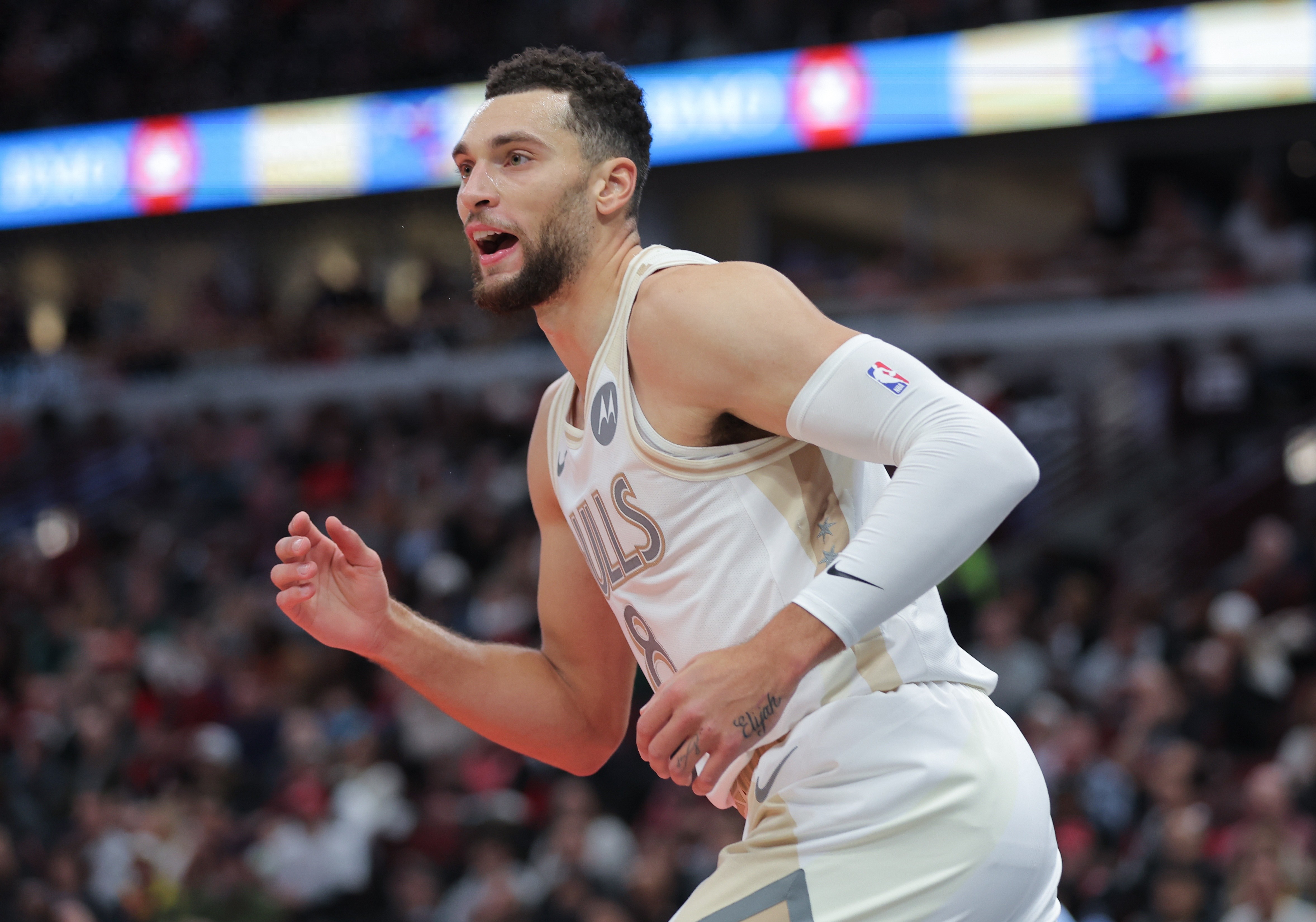 76人翻盘吉林队，拉文高光表现的简单介绍