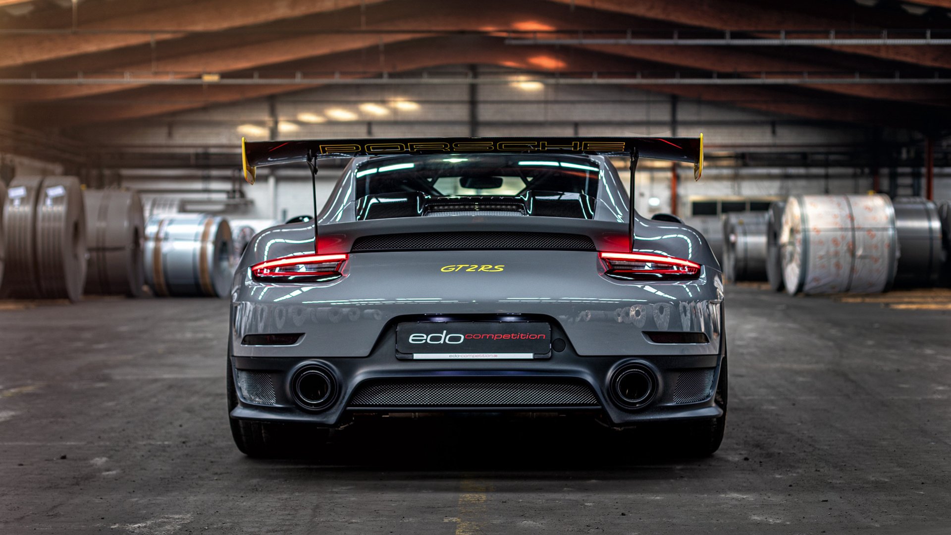 双星闪耀，萨拉赫主宰比赛走向，哥伦比亚收割乌克兰的战术启示