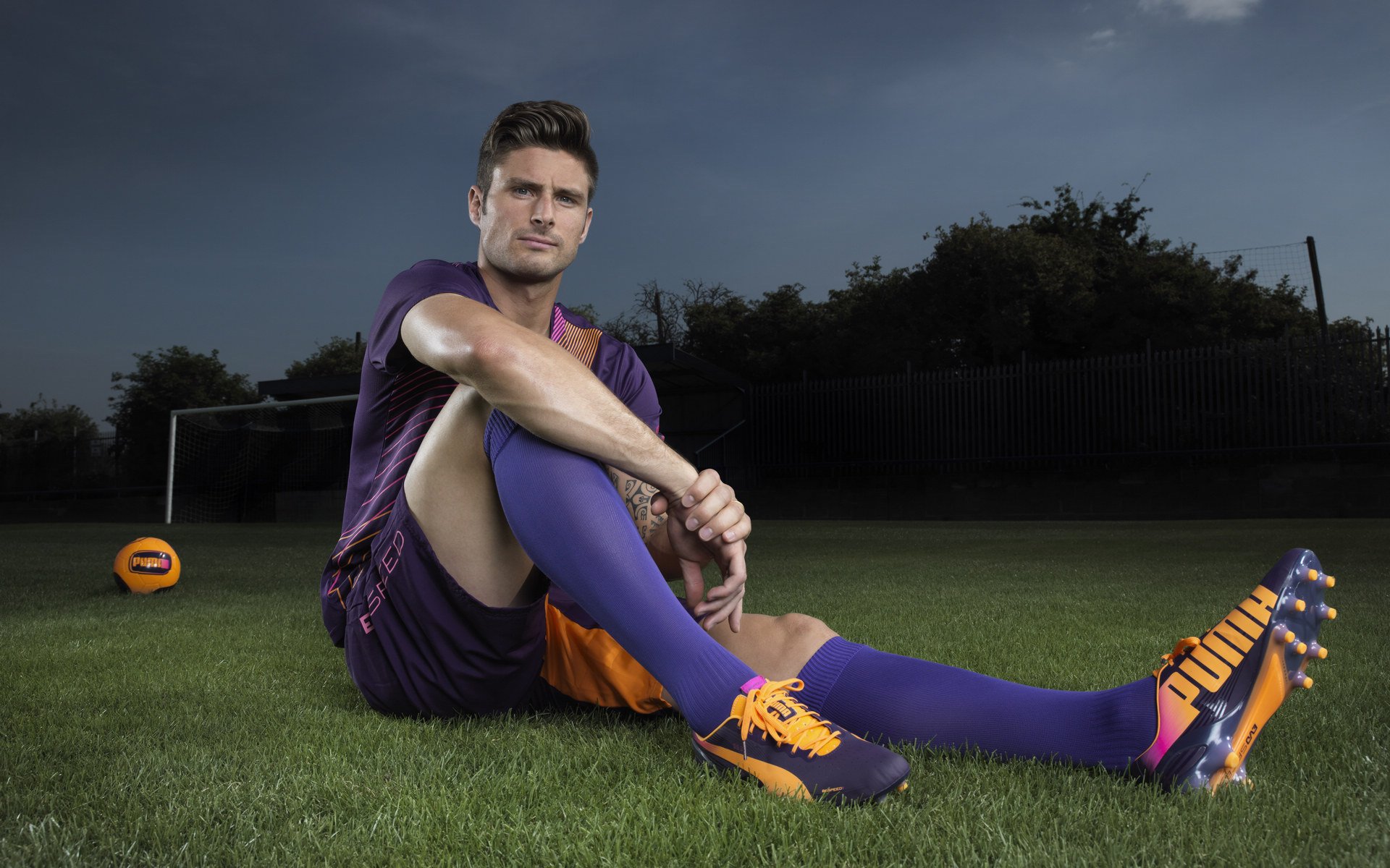 奥亚尔萨瓦尔之夜，F1新赛季揭幕战，一人扛起全队的孤勇与荣光