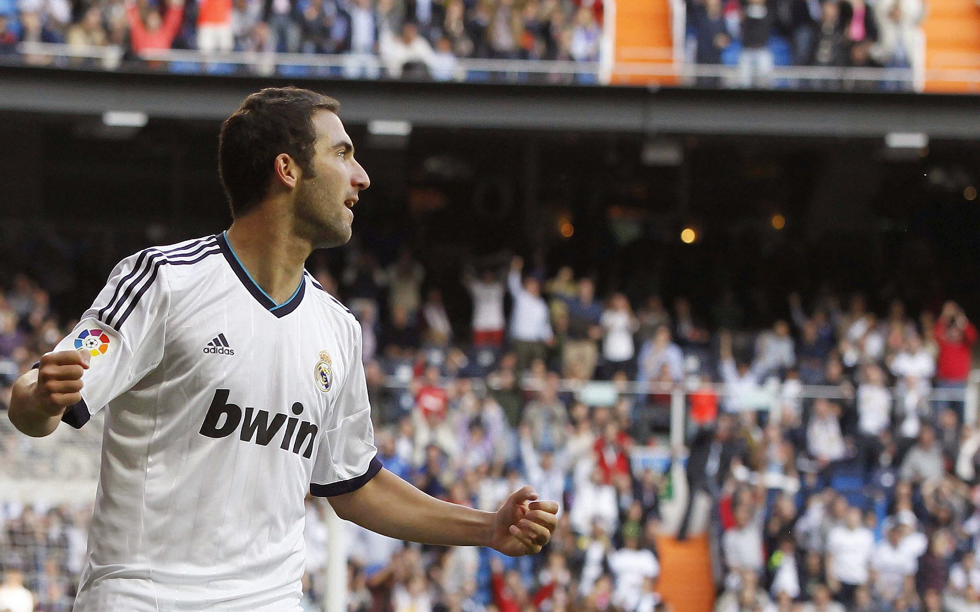 世界排名争夺战焦点战，新疆队硬仗取胜公牛