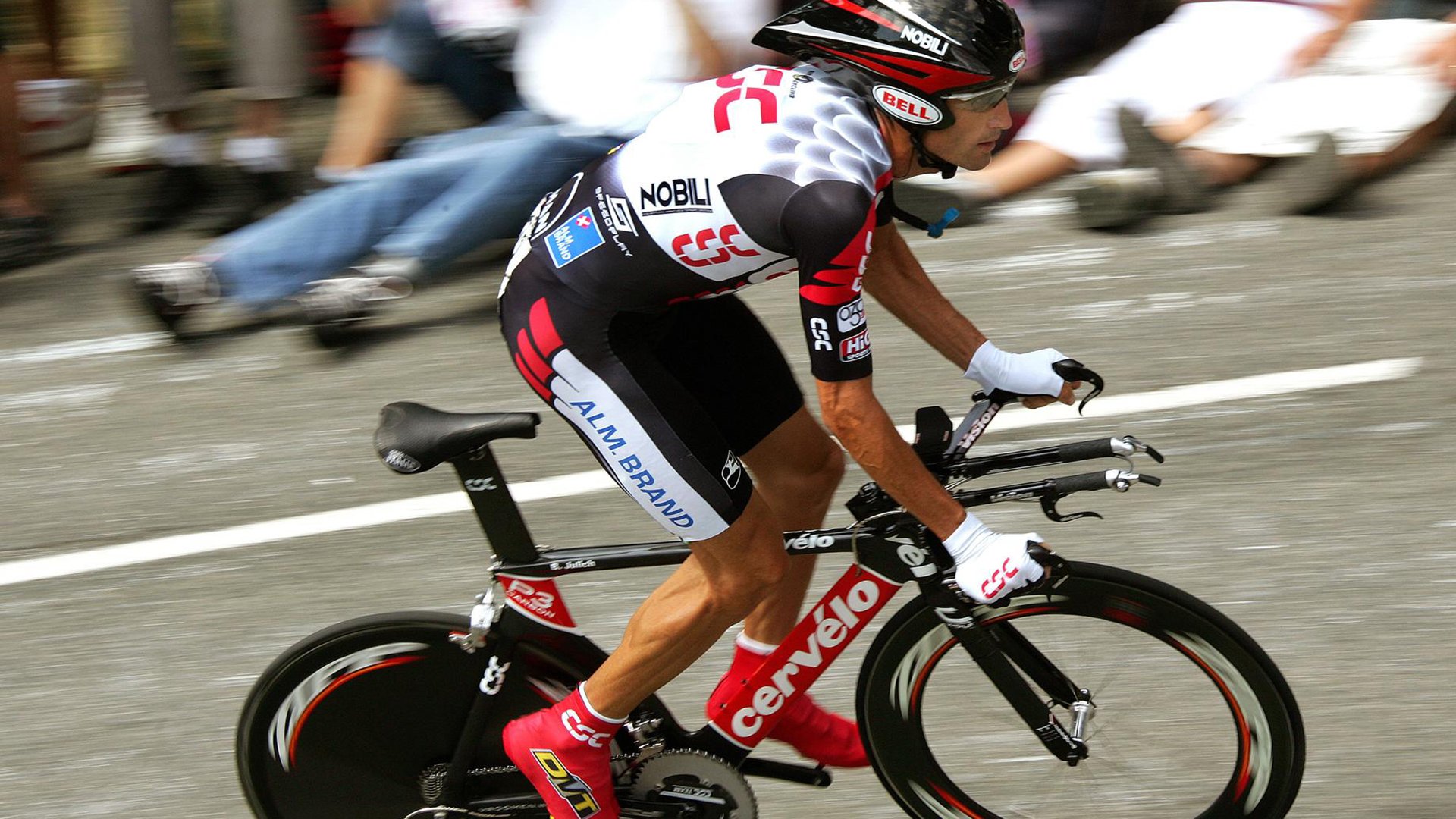 红土之王跨界征服！纳达尔蒙特卡洛式横扫，在ATP总决赛硬地展现绝对统治